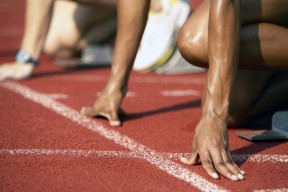 爱游戏中国官方网站-王者归来！德约科维奇回归赛场首秀惊艳，FPX电竞馆化身网球狂欢夜